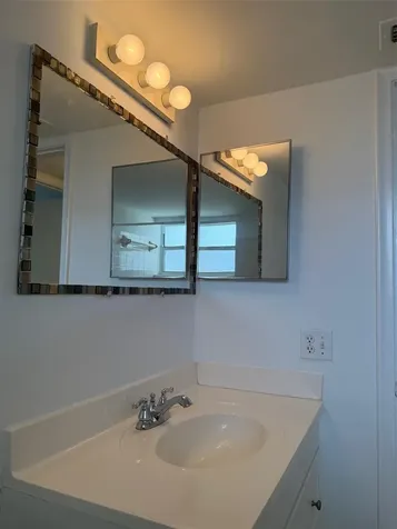 2141 NE 1st Court Boynton Beach FL 33435