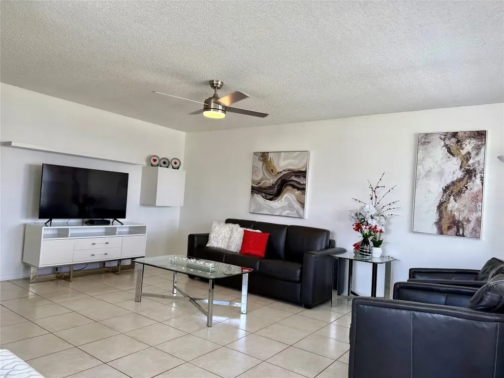144 Farnham F Deerfield Beach FL 33442