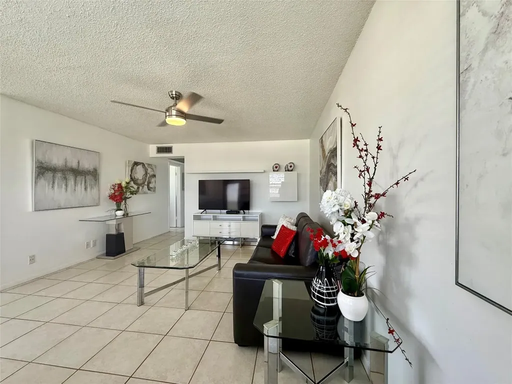 144 Farnham F Deerfield Beach FL 33442