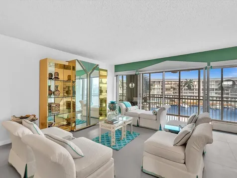 1537 E Hillsboro Boulevard Deerfield Beach FL 33441