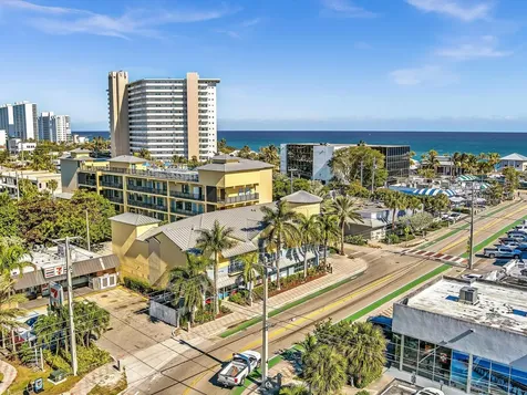 1537 E Hillsboro Boulevard Deerfield Beach FL 33441