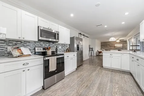 300 NE 43rd Street Oakland Park FL 33334