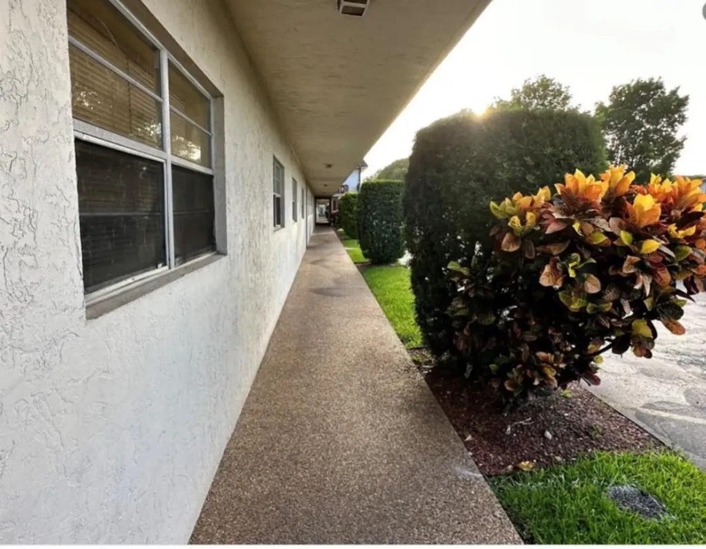 5900 NW 17th Place Sunrise FL 33313