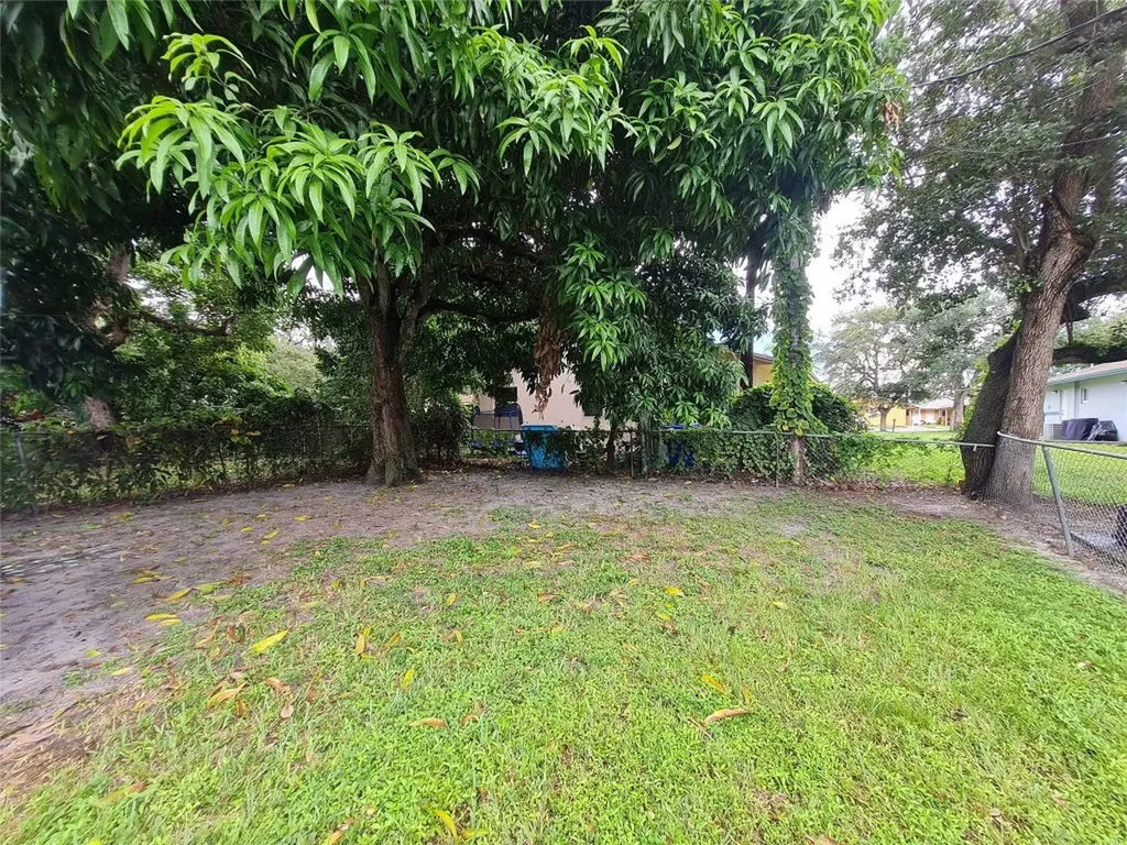 6141 Garfield Hollywood FL 33024