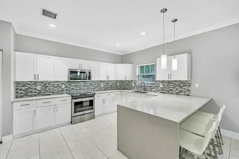 1251 NE 32nd Street Oakland Park FL 33334
