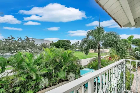 1251 NE 32nd Street Oakland Park FL 33334