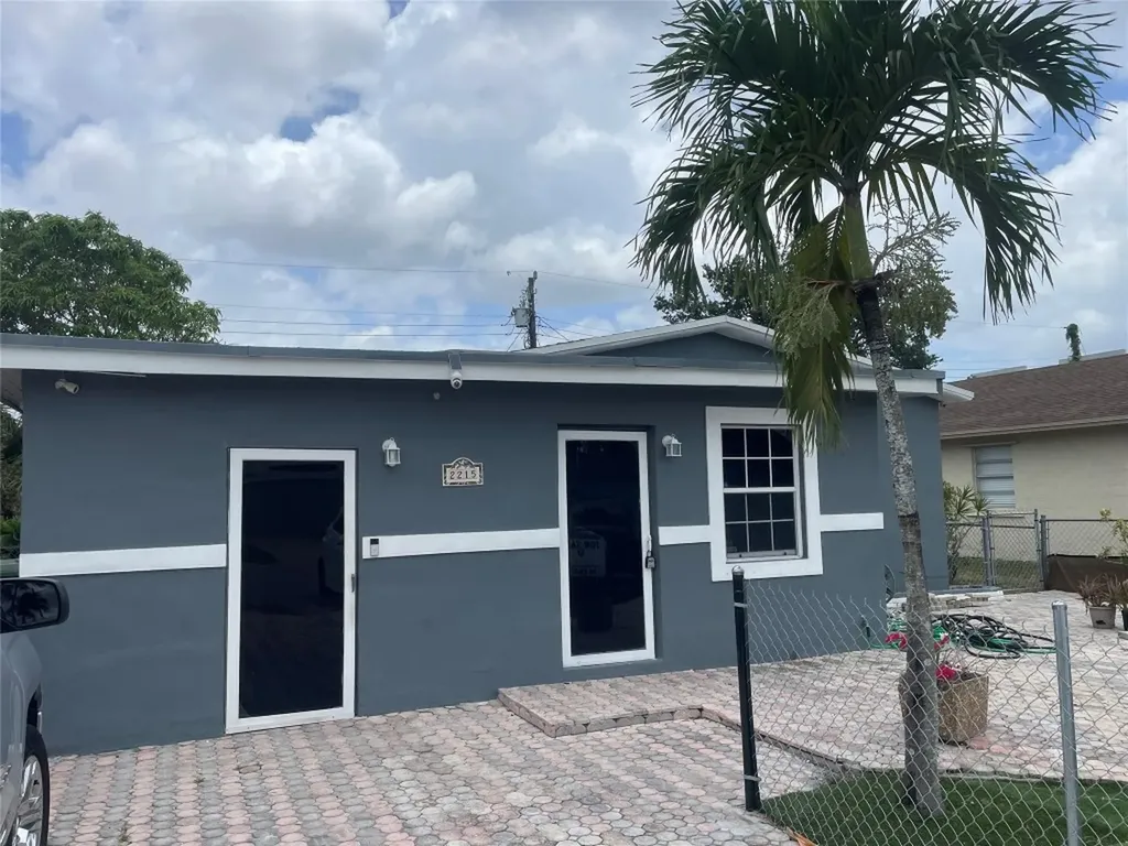 2215 NW 9th Court Fort Lauderdale FL 33311
