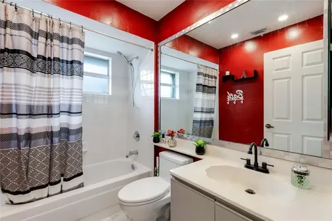 2690 SE 7th Place Homestead FL 33033