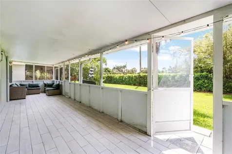 2690 SE 7th Place Homestead FL 33033