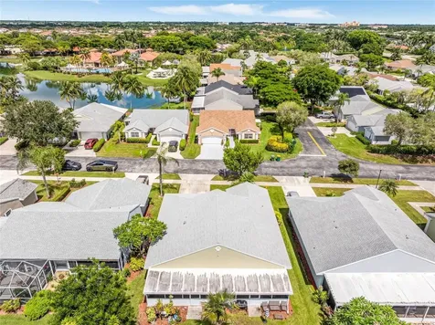 2690 SE 7th Place Homestead FL 33033