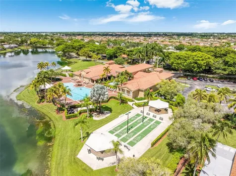 2690 SE 7th Place Homestead FL 33033