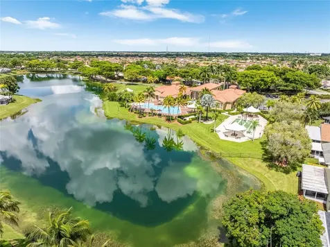 2690 SE 7th Place Homestead FL 33033