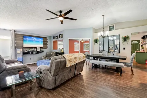 2690 SE 7th Place Homestead FL 33033
