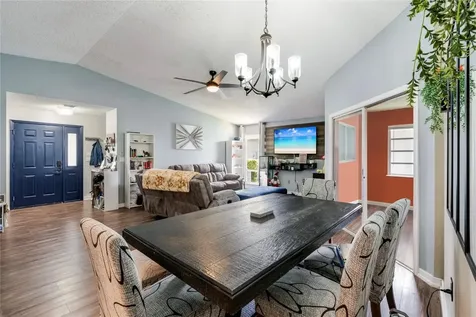 2690 SE 7th Place Homestead FL 33033