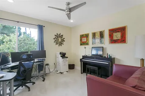 2701 NE 2nd Avenue Wilton Manors FL 33334