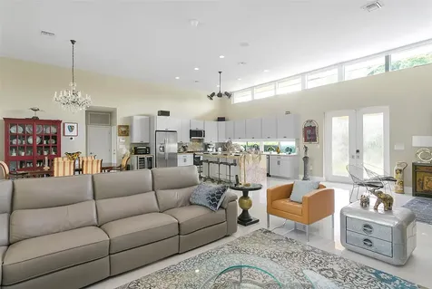 2701 NE 2nd Avenue Wilton Manors FL 33334