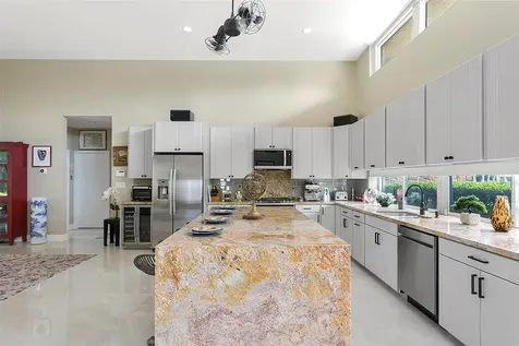 2701 NE 2nd Avenue Wilton Manors FL 33334
