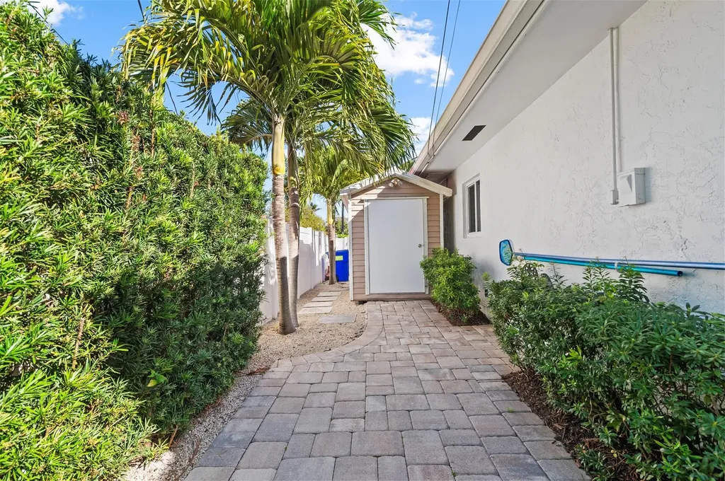 3250 Spanish River Drive Pompano Beach FL 33062