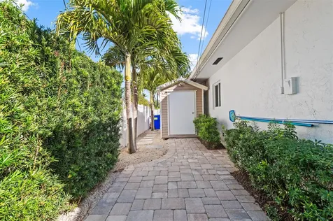 3250 Spanish River Drive Pompano Beach FL 33062