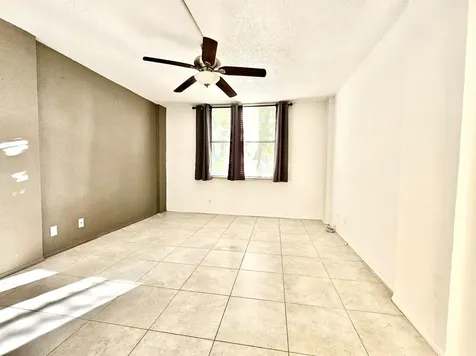118 Royal Park Drive Oakland Park FL 33309