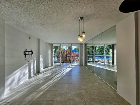 118 Royal Park Drive Oakland Park FL 33309
