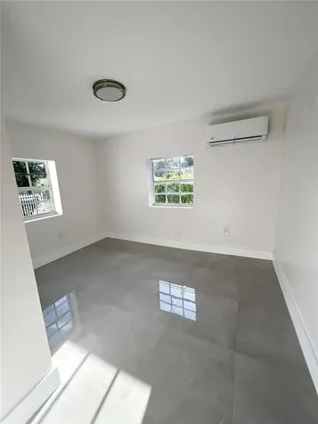 2340 NW 99th Terrace Miami FL 33147