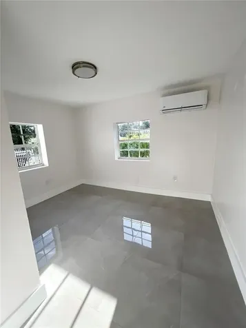 2340 NW 99th Terrace Miami FL 33147