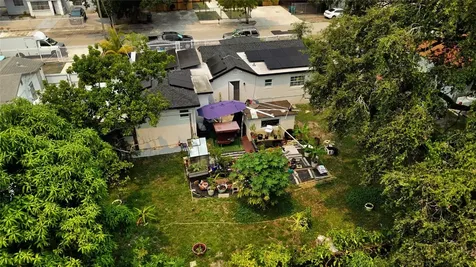 2340 NW 99th Terrace Miami FL 33147