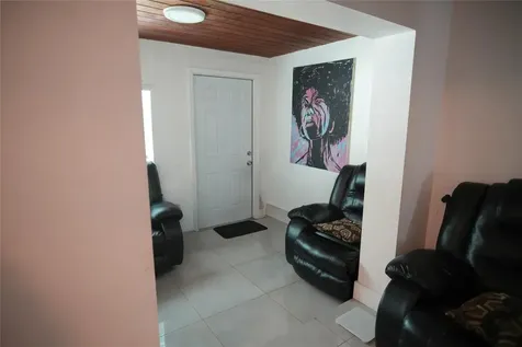2340 NW 99th Terrace Miami FL 33147