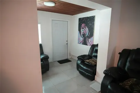 2340 NW 99th Terrace Miami FL 33147