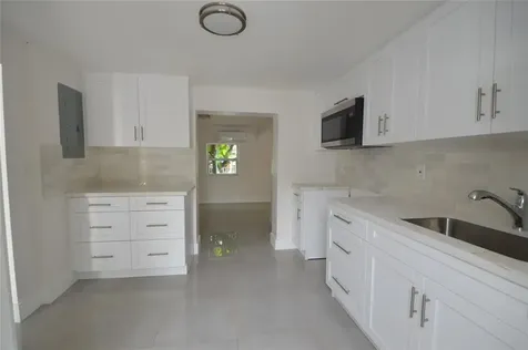2340 NW 99th Terrace Miami FL 33147