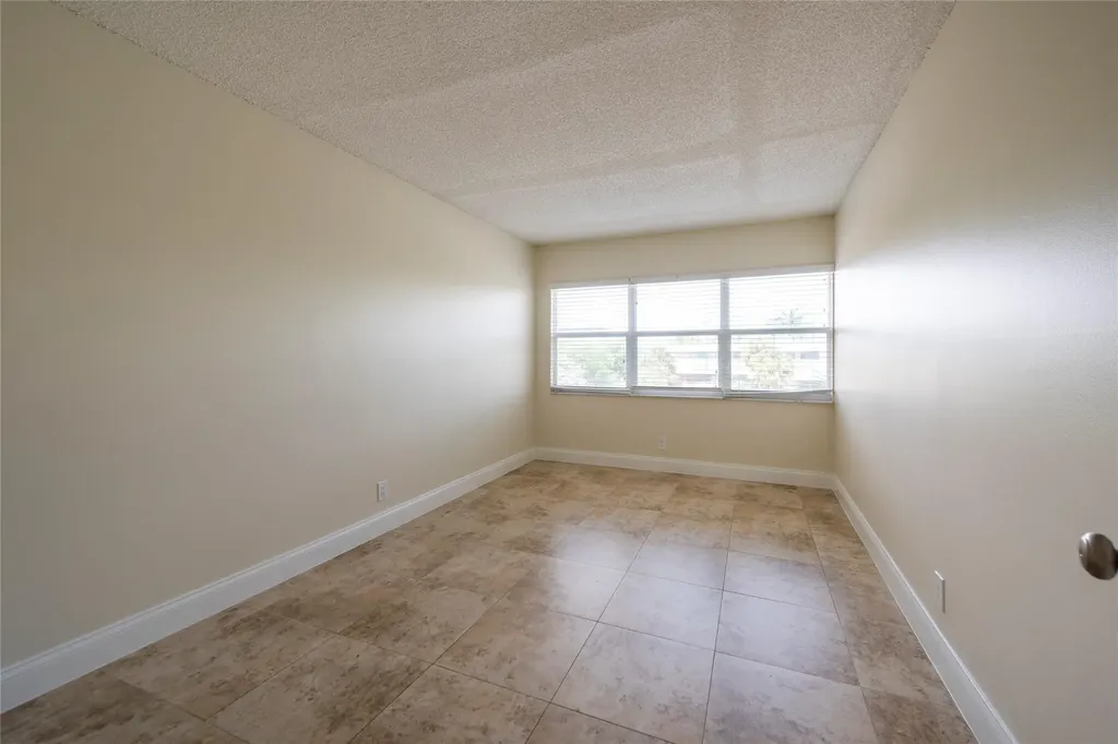 2555 NE 11th Street Fort Lauderdale FL 33304