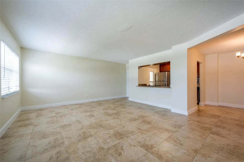 2555 NE 11th Street Fort Lauderdale FL 33304
