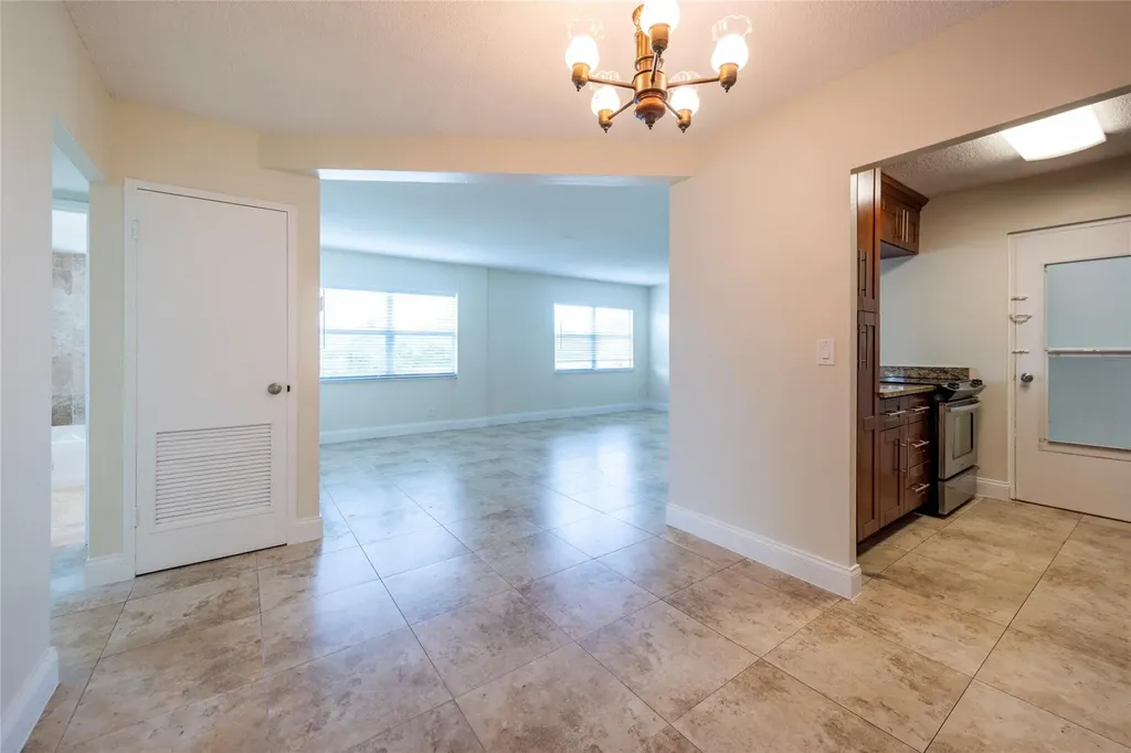 2555 NE 11th Street Fort Lauderdale FL 33304