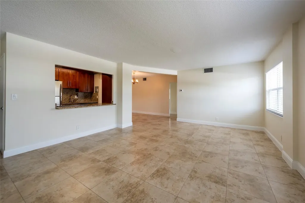 2555 NE 11th Street Fort Lauderdale FL 33304