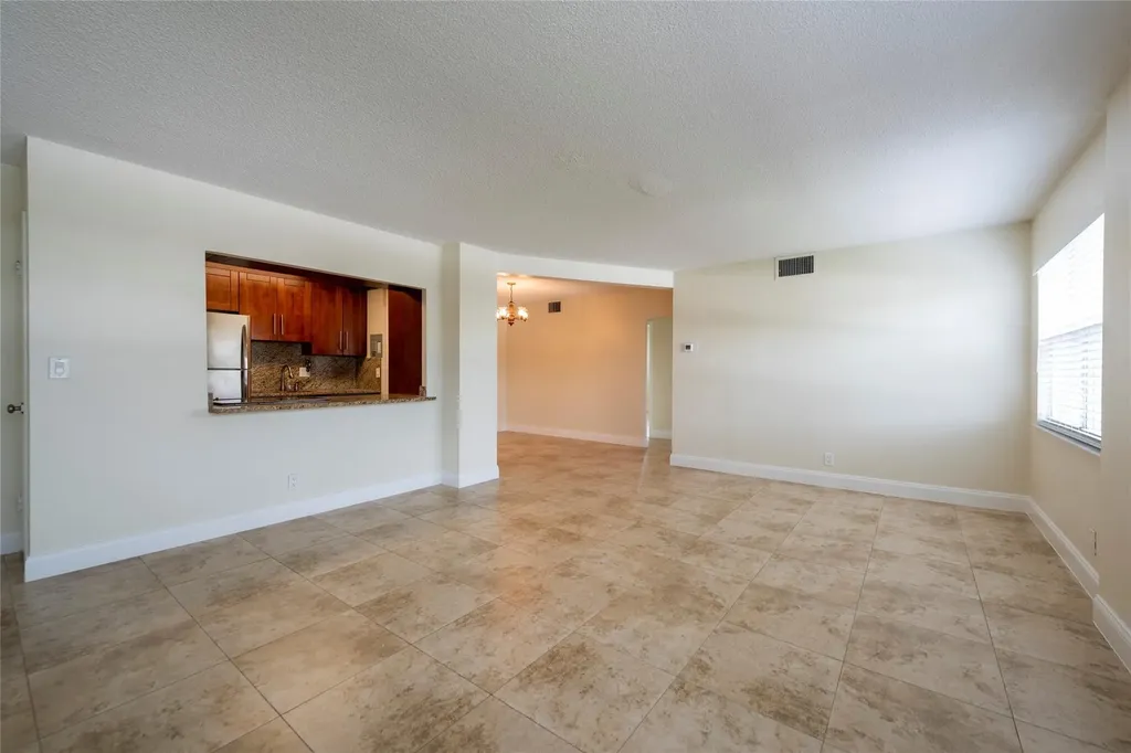 2555 NE 11th Street Fort Lauderdale FL 33304