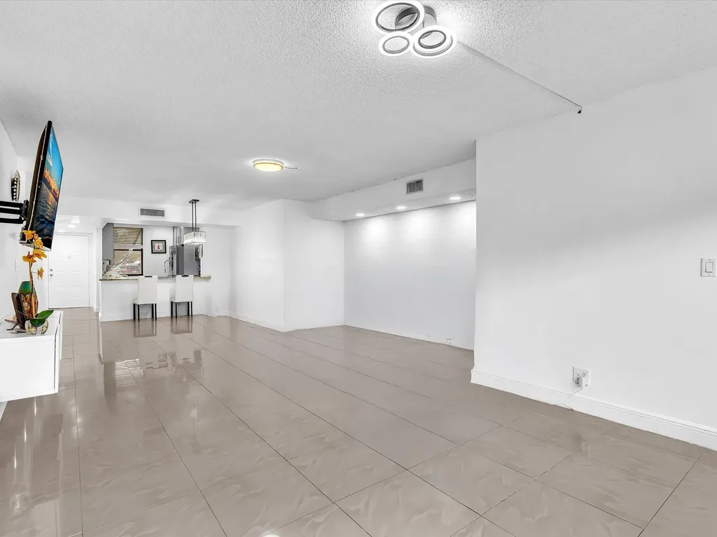 2659 N Carambola Circle Pompano Beach FL 33066