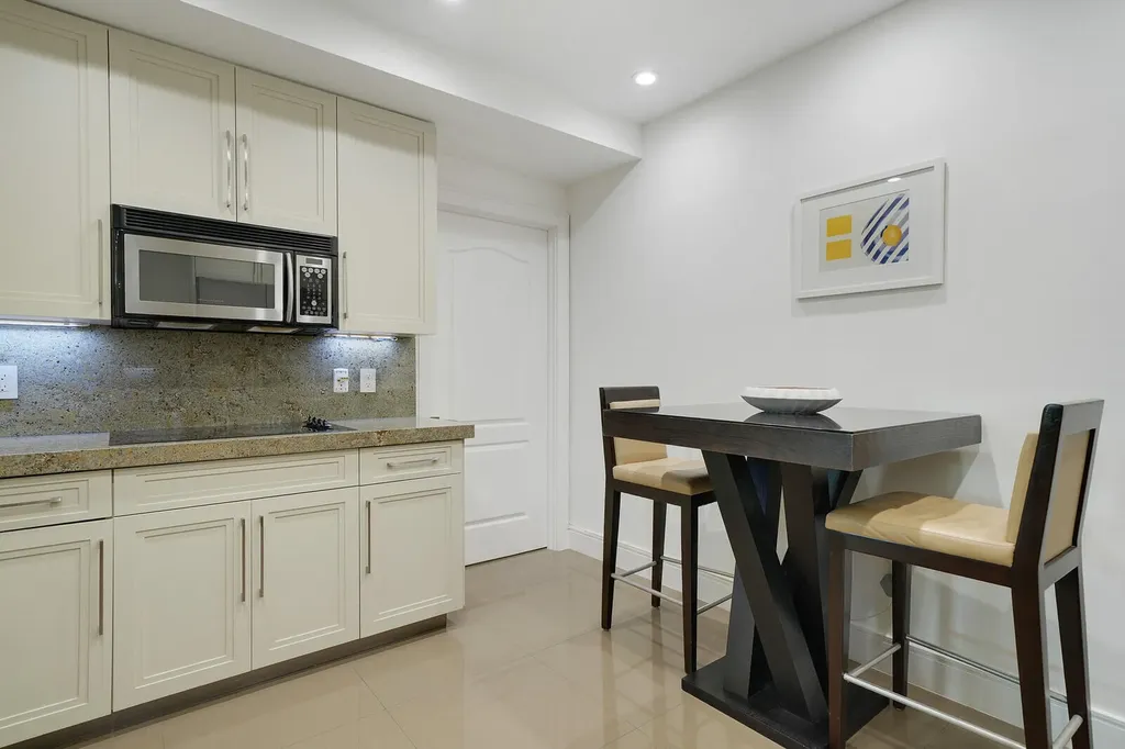 550 SE Mizner Boulevard Boca Raton FL 33432