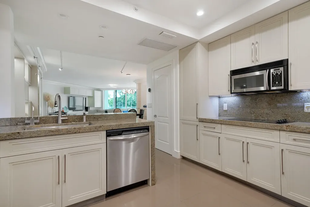550 SE Mizner Boulevard Boca Raton FL 33432