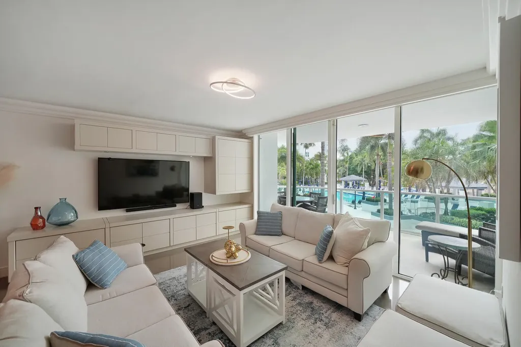 550 SE Mizner Boulevard Boca Raton FL 33432