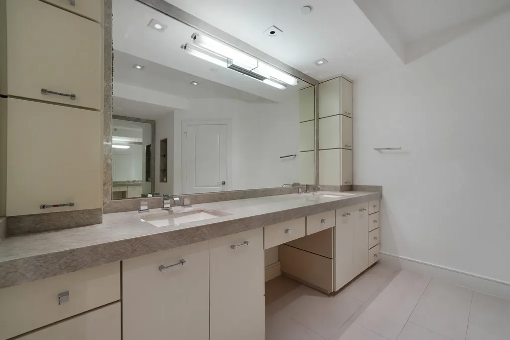 550 SE Mizner Boulevard Boca Raton FL 33432
