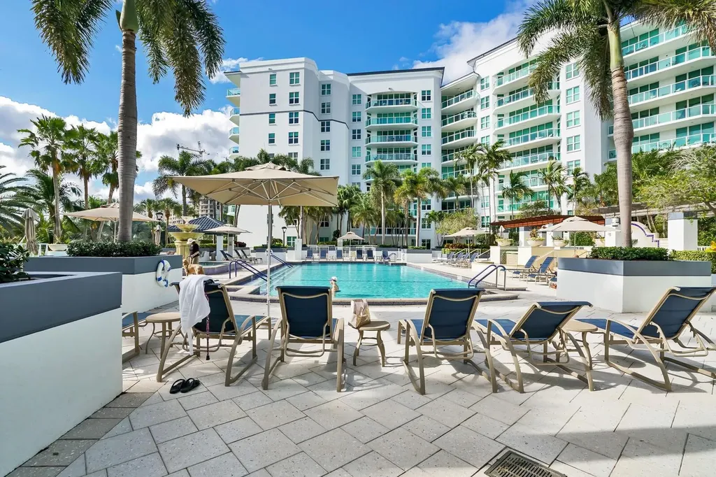 550 SE Mizner Boulevard Boca Raton FL 33432