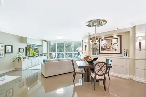 550 SE Mizner Boulevard Boca Raton FL 33432