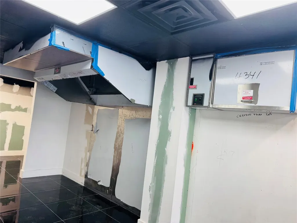229 Commercial Boulevard Lauderdale By The Sea FL 33308