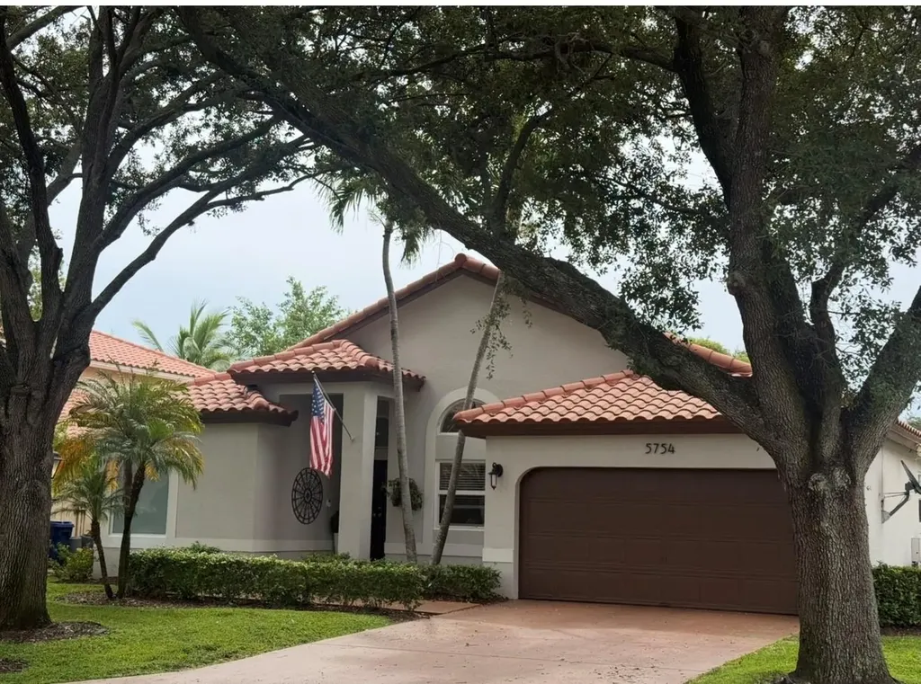 5754 NW 48th Court Coral Springs FL 33067