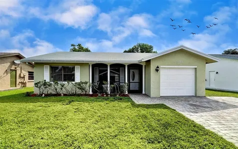 8240 NW 94th Avenue Tamarac FL 33321