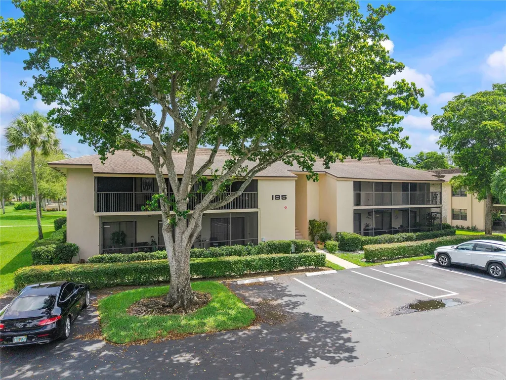 195 Deer Creek Boulevard Deerfield Beach FL 33442