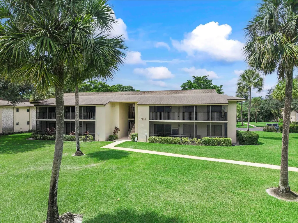 195 Deer Creek Boulevard Deerfield Beach FL 33442