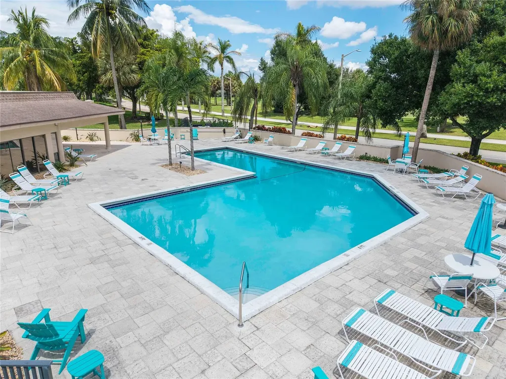 195 Deer Creek Boulevard Deerfield Beach FL 33442