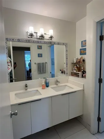 959 Azure Lane Weston FL 33326